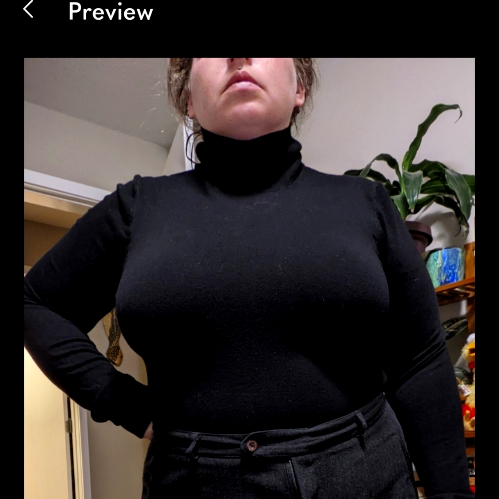 Par Simons Black turtleneck sweater